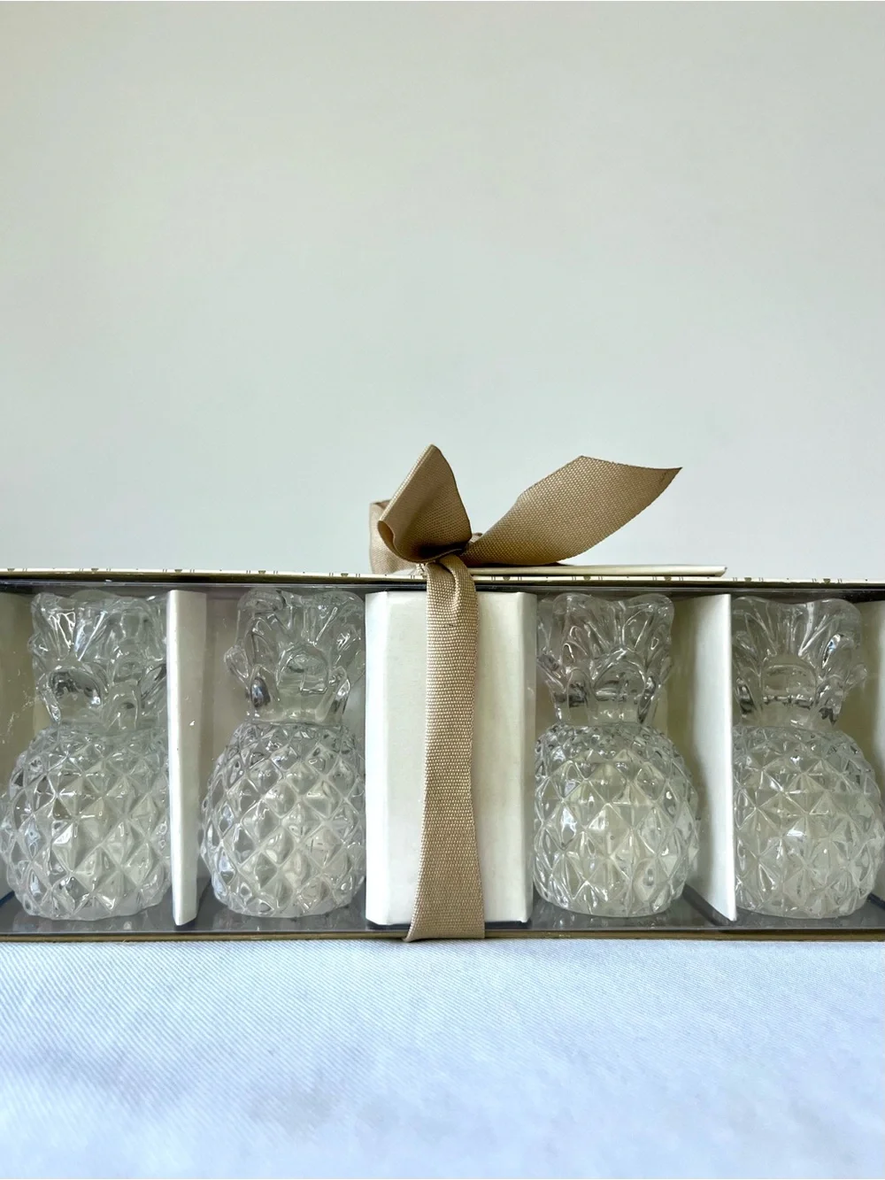 William Sonoma Set 8 Tiny Glass Pineapple Taper Holders and 12 Candles
